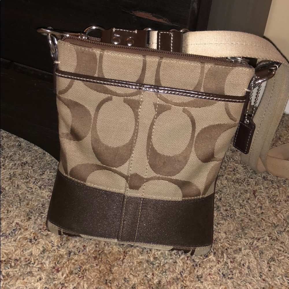 Coach purse— PRICE DROP GET IT WHILE U CAN!